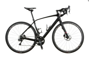 A 5mm allen key tightens the oversized thru axles front and rear.